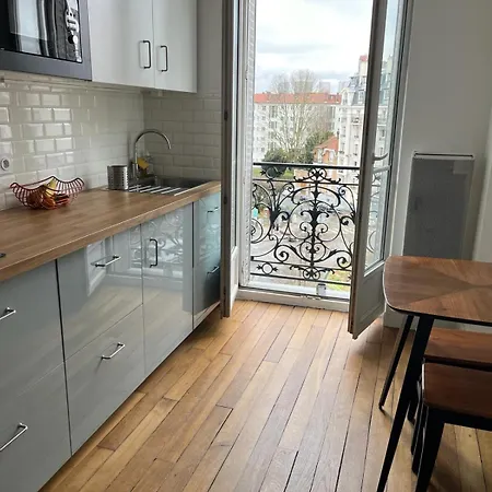 Beau Studio A 13 Appartement Parijs